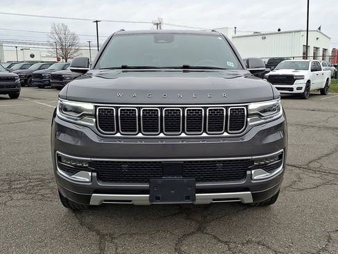 Used 2022 Jeep Wagoneer Series II w/ Premium Group I AWD/4WD image 5