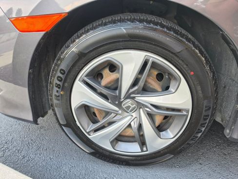 Used 2020 Honda Civic LX image 9