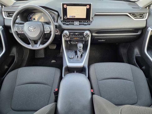 Used 2025 Toyota RAV4 XLE AWD/4WD image 15