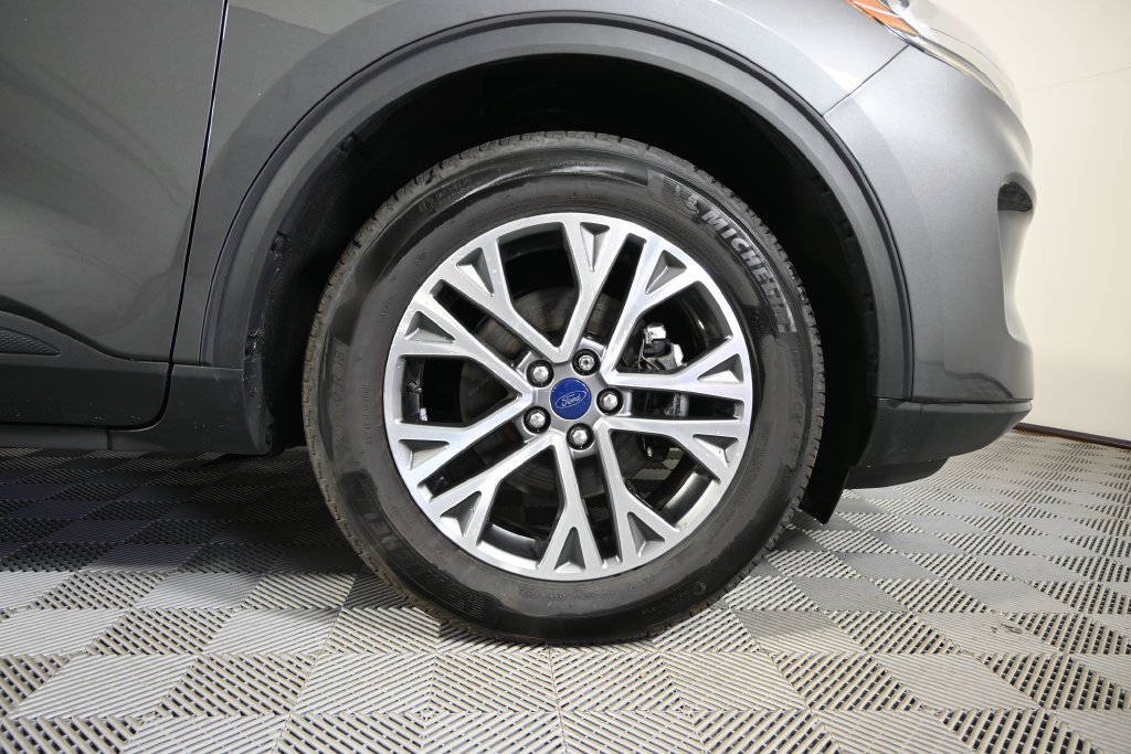 Used 2022 Ford Escape SEL w/ Equipment Group 302A AWD/4WD image 13