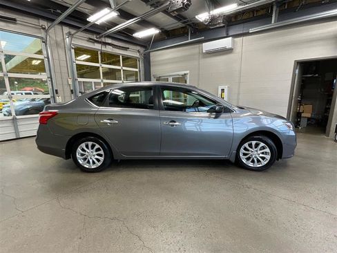 Used 2018 Nissan Sentra SV FWD image 6
