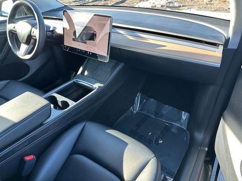 Used 2023 Tesla Model Y Long Range image 10