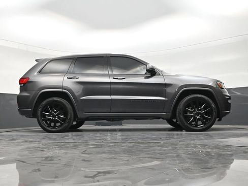 Used 2019 Jeep Grand Cherokee Altitude RWD image 25