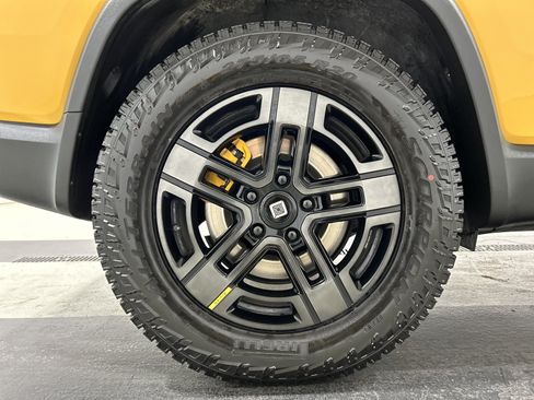 Used 2023 Rivian R1S Adventure AWD/4WD image 12