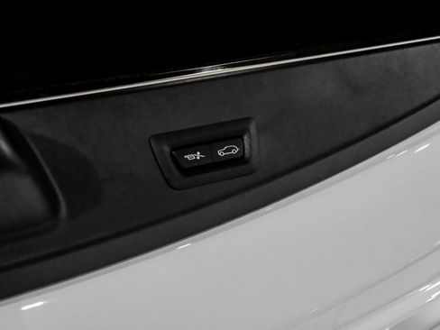 Used 2023 Rolls-Royce Cullinan Black Badge image 67