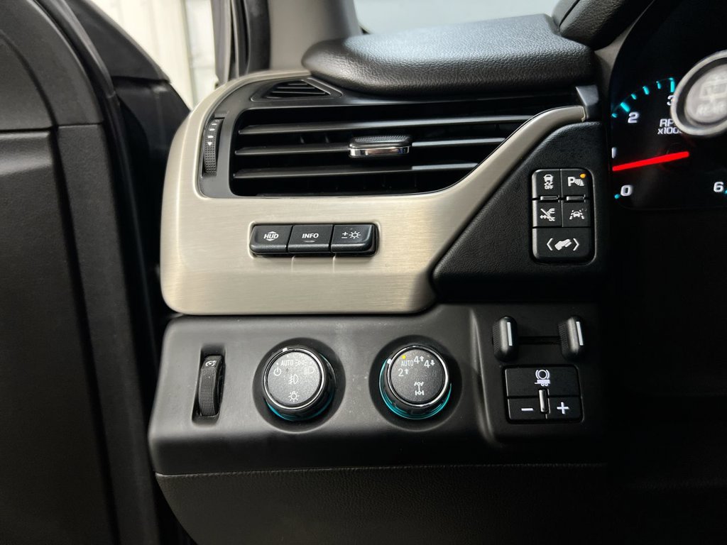 Used 2019 GMC Yukon XL Denali w/ Denali Ultimate Package AWD/4WD image 19