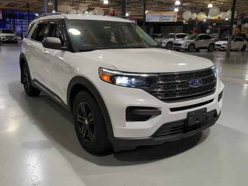 Used 2021 Ford Explorer XLT AWD/4WD image 5