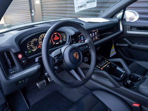 New 2026 Porsche Cayenne S AWD/4WD image 4