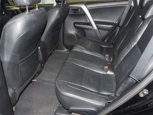 Used 2016 Toyota RAV4 LE image 8