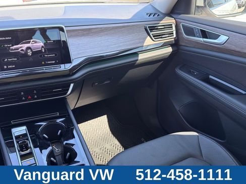 Used 2024 Volkswagen Atlas SEL AWD/4WD image 25