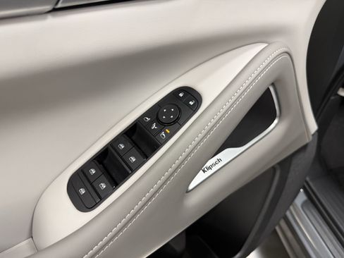 Certified 2027 INFINITI QX60 Luxe w/ Cargo Package FWD image 11