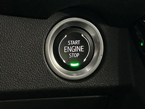 Used 2024 Chevrolet Traverse RS FWD image 37