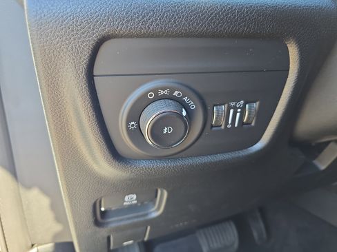 Used 2023 Jeep Grand Cherokee L Limited image 21