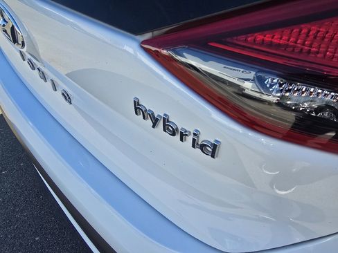 Used 2021 Hyundai Ioniq SE FWD image 10
