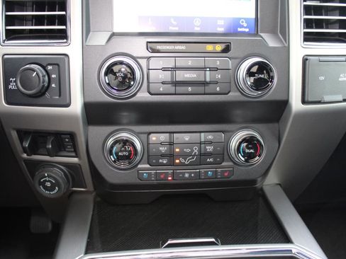 Used 2021 Ford F250 Platinum w/ FX4 Off-Road Package image 48