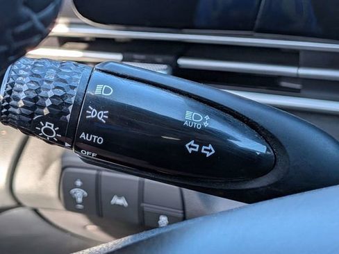 Used 2022 Hyundai Elantra SEL w/ Convenience + Premium Package FWD image 29