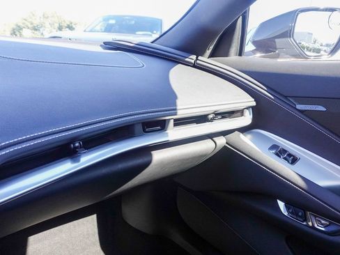 Used 2022 Chevrolet Corvette Stingray Coupe w/ Z51 Performance Package image 32