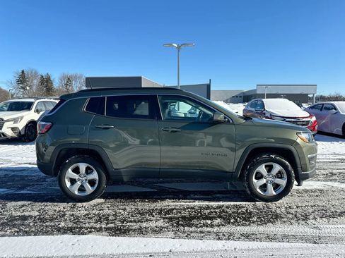 Used 2018 Jeep Compass Latitude w/ Cold Weather Group image 14