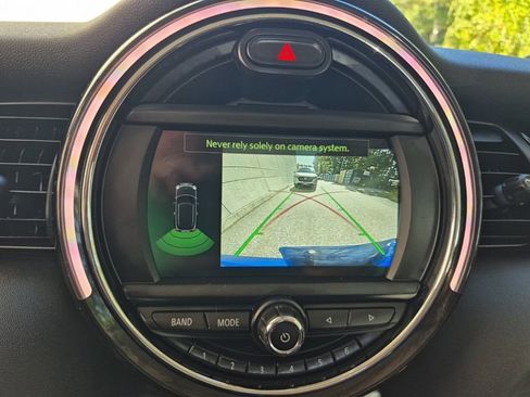 Used 2019 MINI Cooper 2-Door Hardtop w/ Signature Upholstery Package image 23