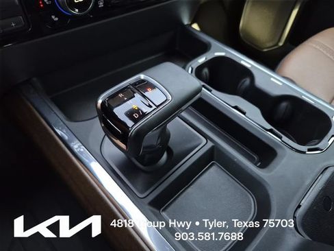 Used 2024 Chevrolet Silverado 1500 High Country w/ High Country Premium Package AWD/4WD image 43