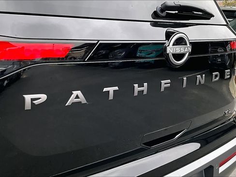 New 2026 Nissan Pathfinder SL image 15