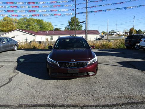 Used 2018 Kia Forte LX image 2