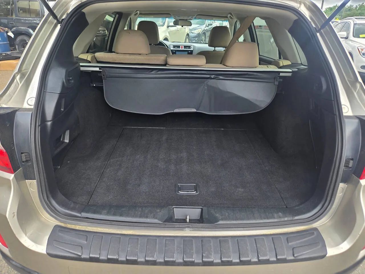 Used 2016 Subaru Outback 2.5i Premium AWD/4WD image 46