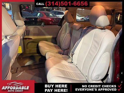 Used 2014 Toyota Sienna XLE image 11