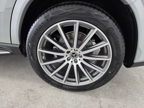 New 2026 Mercedes-Benz GLS 580 4MATIC image 14