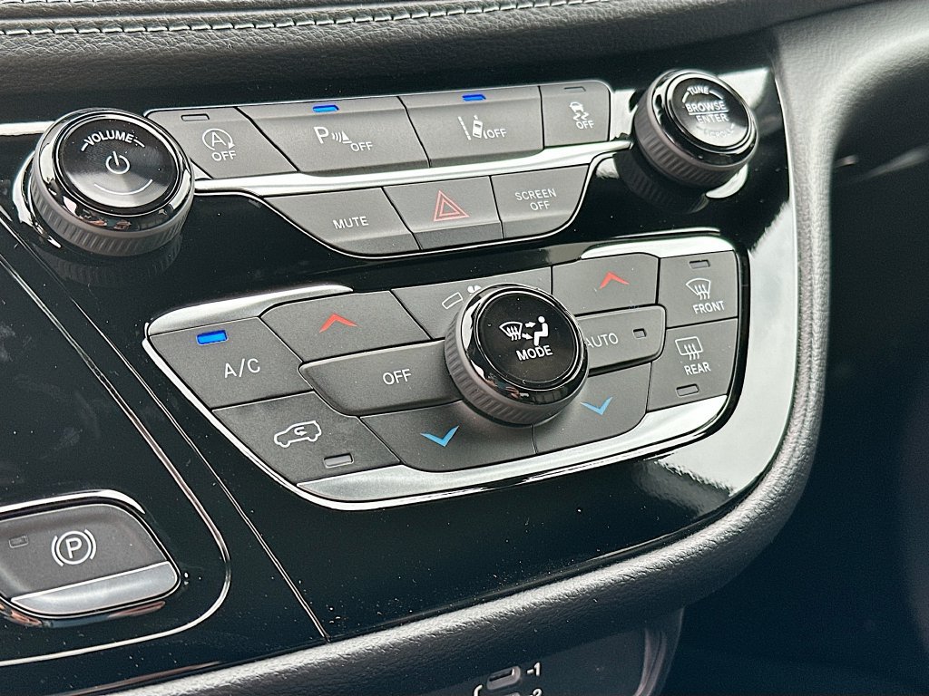 New 2027 Chrysler Pacifica Select FWD image 20