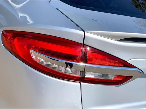 Used 2019 Ford Fusion Titanium AWD/4WD image 32