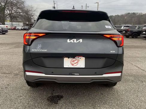 New 2026 Kia Sportage LX FWD image 3