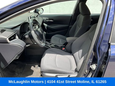Used 2020 Toyota Corolla LE FWD image 2