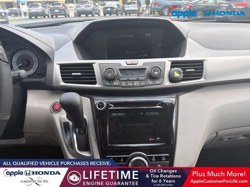 Used 2016 Honda Odyssey SE image 8