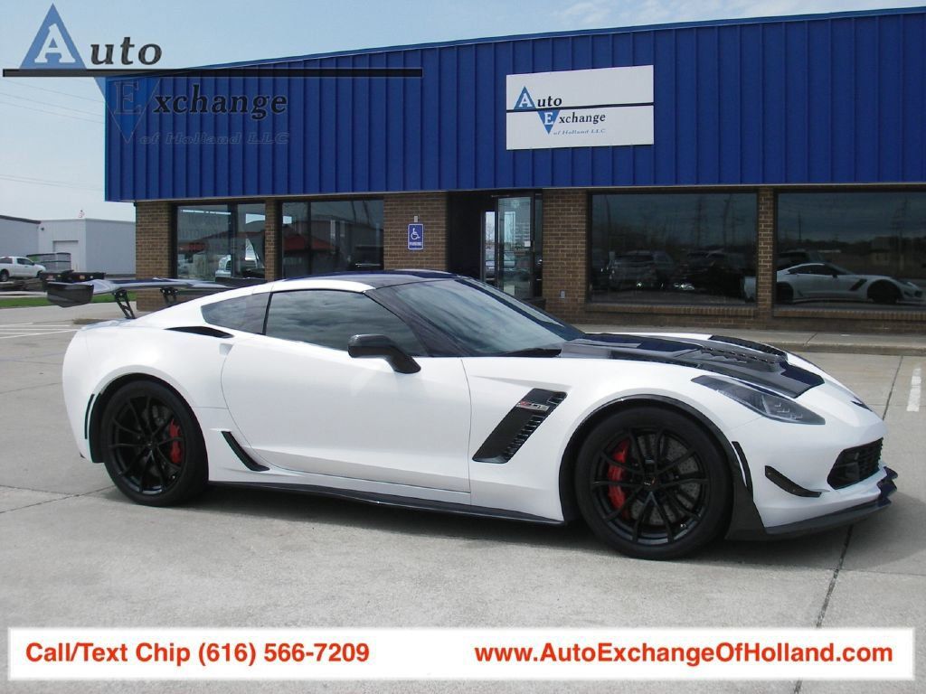 Used 2016 Chevrolet Corvette Z06 w/ 3LZ Preferred Equipment Group RWD image 1