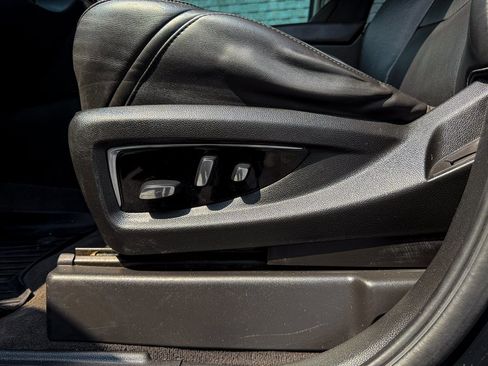 Used 2020 Cadillac Escalade Luxury w/ Escalade Sport Edition image 26