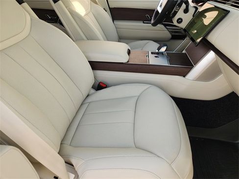 New 2026 Land Rover Range Rover SE image 10