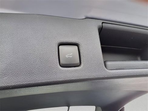 Used 2022 Ford Escape SE w/ Convenience Package image 11