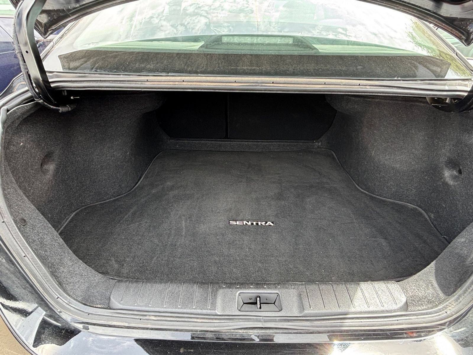 Used 2025 Nissan Sentra SV FWD image 28