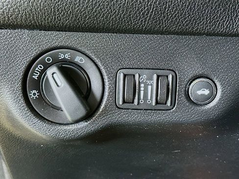 Used 2019 Dodge Challenger SXT RWD image 12
