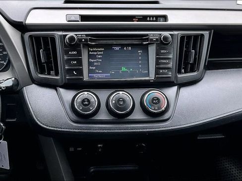 Used 2018 Toyota RAV4 LE w/ Carpet Mat Package image 6