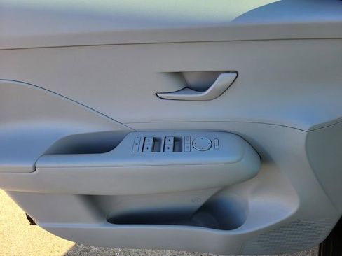 New 2026 Hyundai Kona SE image 12