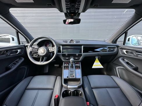 Used 2026 Porsche Macan AWD/4WD image 6
