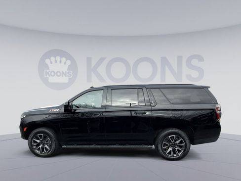 Used 2023 Chevrolet Suburban Z71 image 2