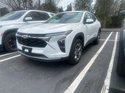 Used 2025 Chevrolet Trax LT w/ Sunroof Package