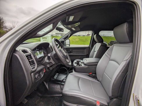 New 2024 RAM 3500 Tradesman w/ Chrome Appearance Group image 16