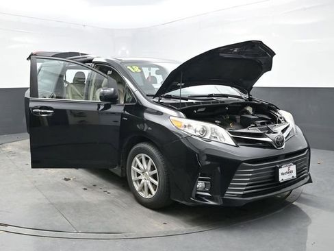 Used 2018 Toyota Sienna XLE AWD/4WD image 32