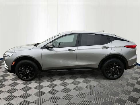 Used 2024 Buick Envista Sport Touring w/ Convenience I Package image 2