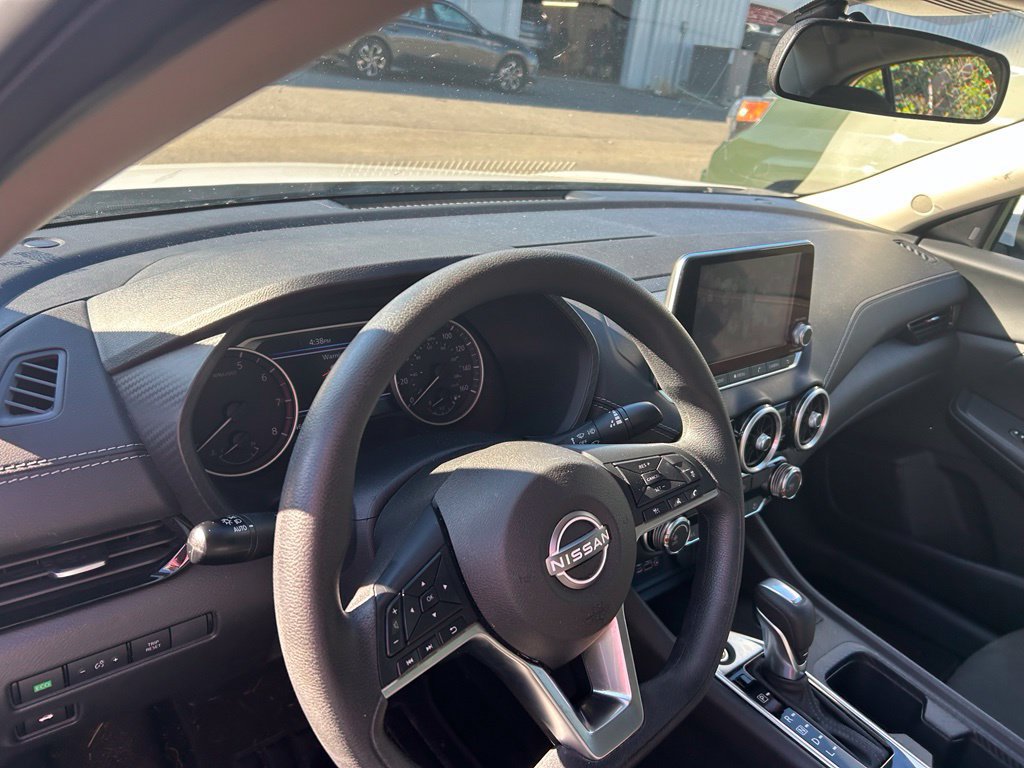 Used 2025 Nissan Sentra SV FWD image 10