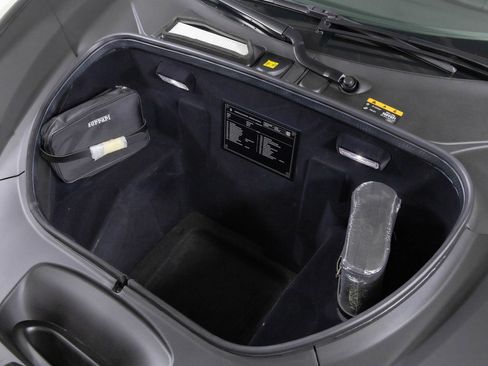 Used 2020 Ferrari F8 Tributo image 9